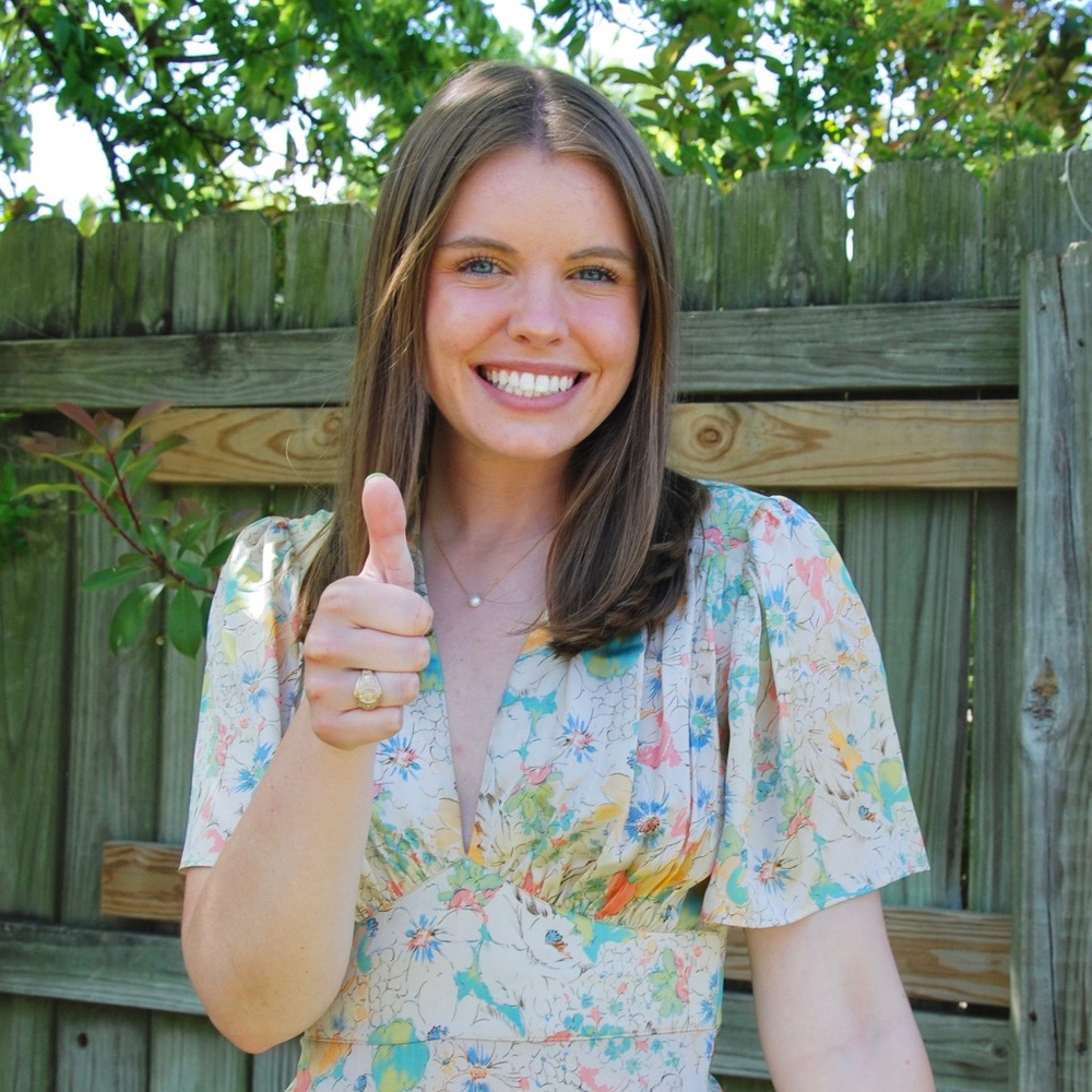 Meet your Posher, Caitlin